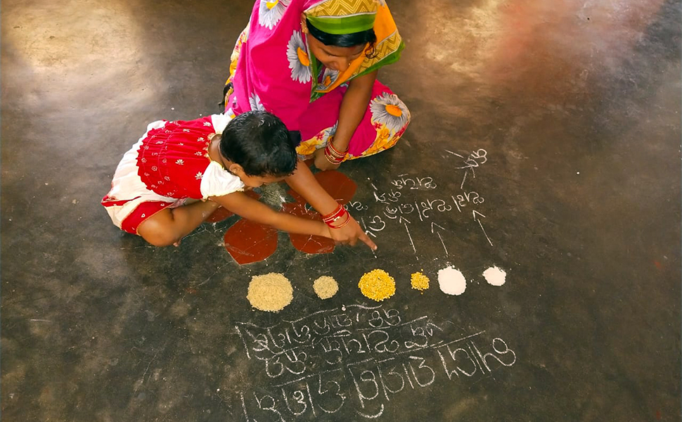 How One Organization in India Supports Parents to Become Teachers During COVID-19 Hero Image