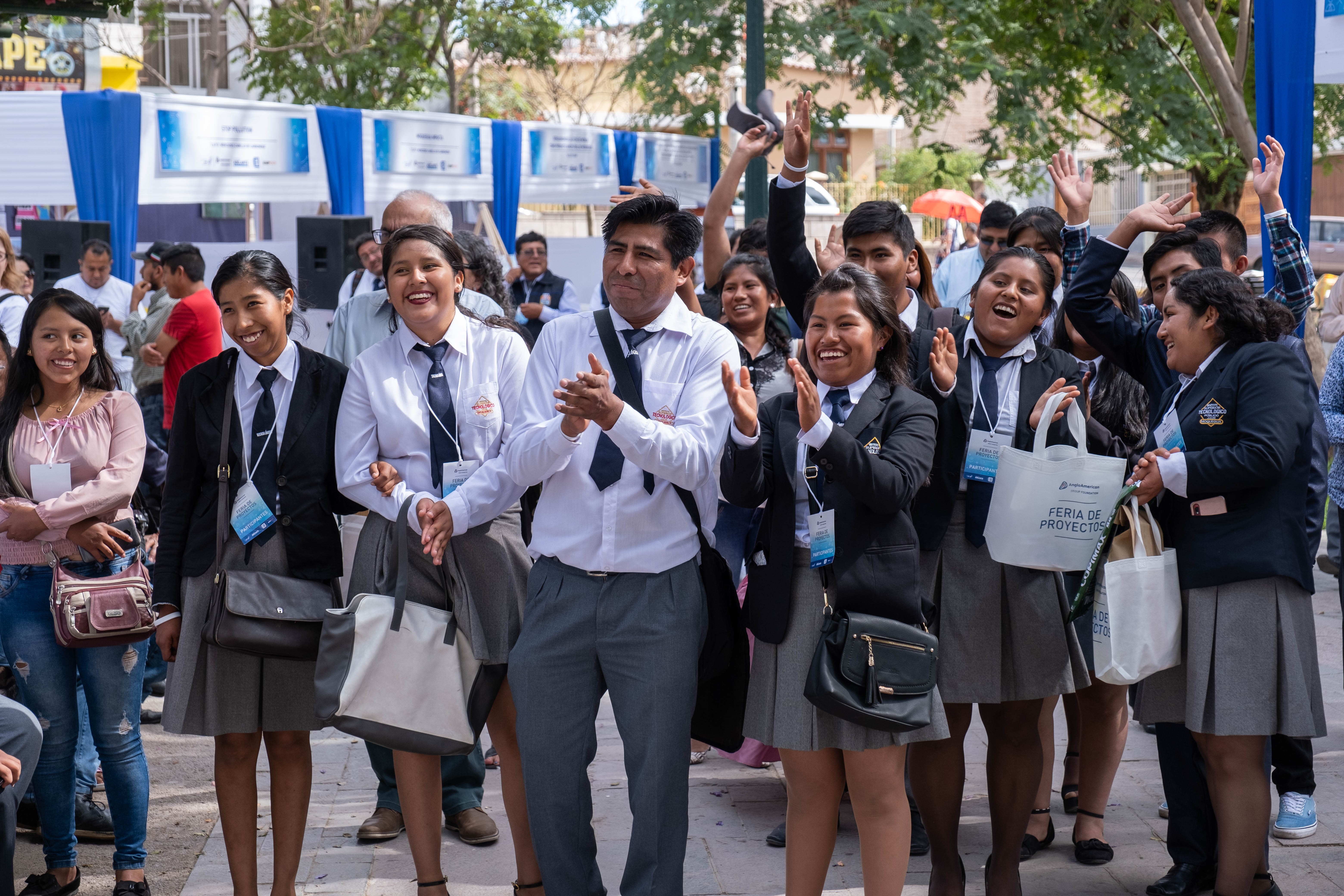 Jóvenes Innovadores Cover