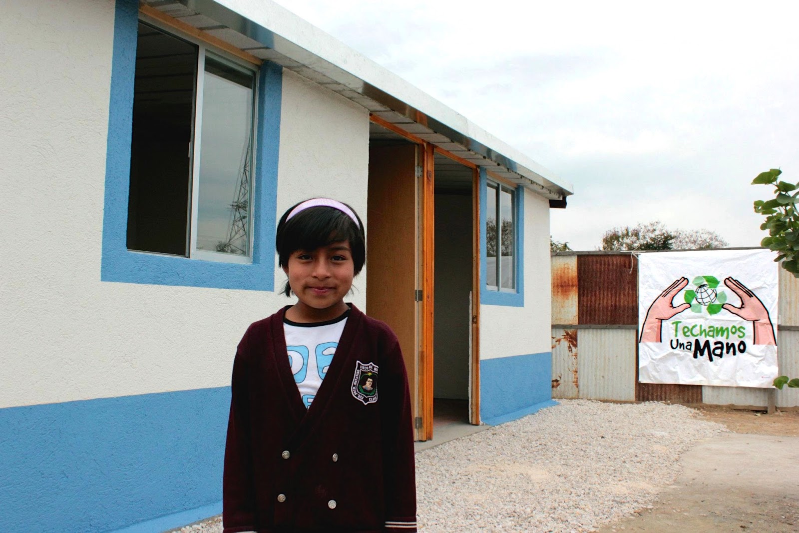 Techamos Una Mano: a Photo Essay Hero Image